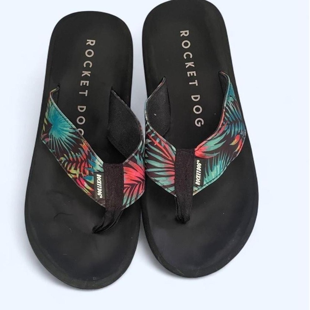 Rocket Dog flip flops with multicolored tropical leaf print size 9